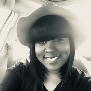 Meet your Posher, Phyllis